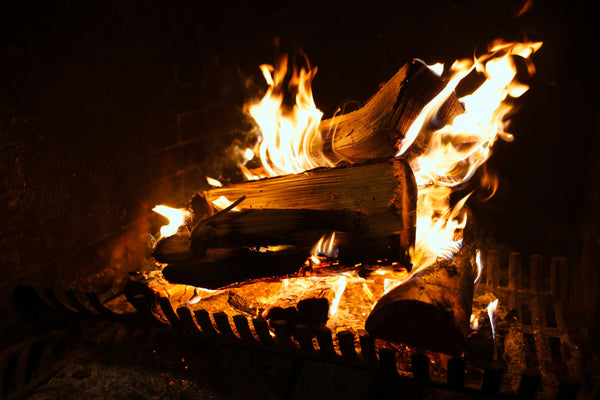 Firelighters compared: wood wool or paraffin blocks?